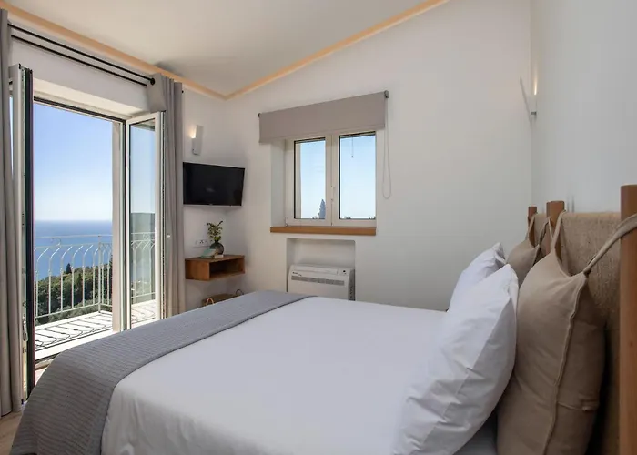 Thea Mare Maistro By Posarellivillas * Lakones