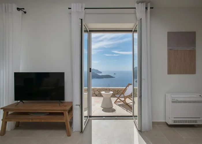 Villa Thea Mare Maistro By Posarellivillas